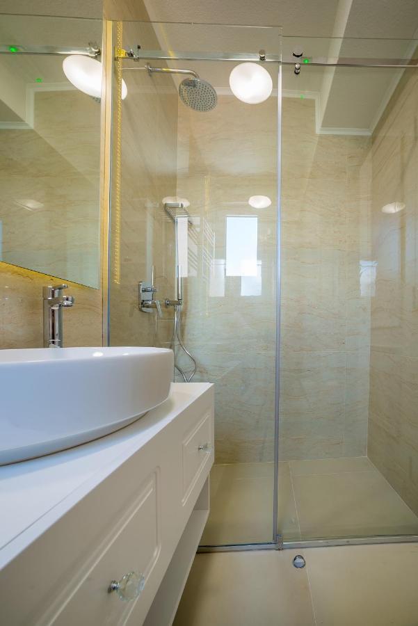 Luxury Ivanovic Apartment