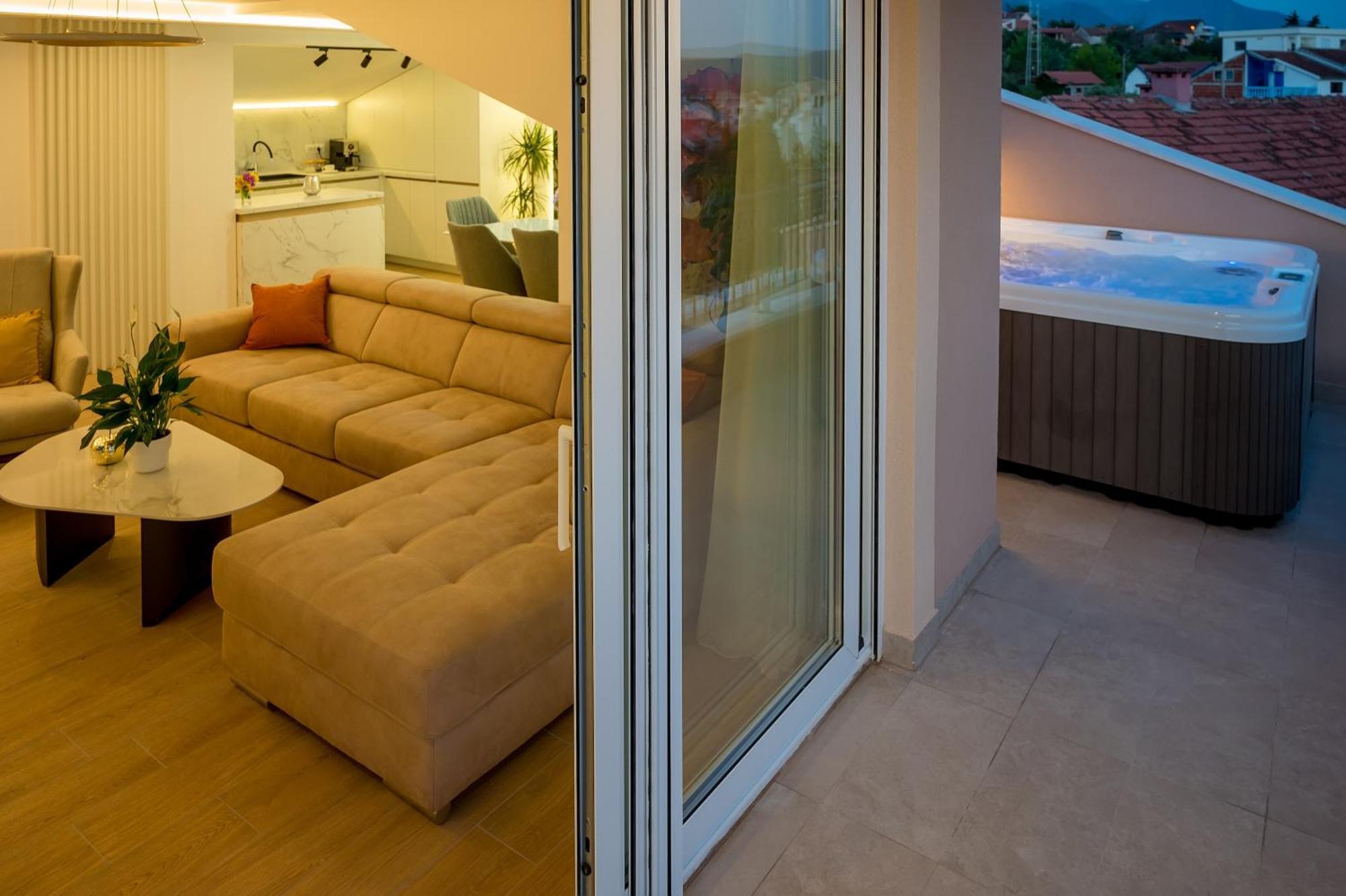 Luxury Ivanovic Apartment Tivat