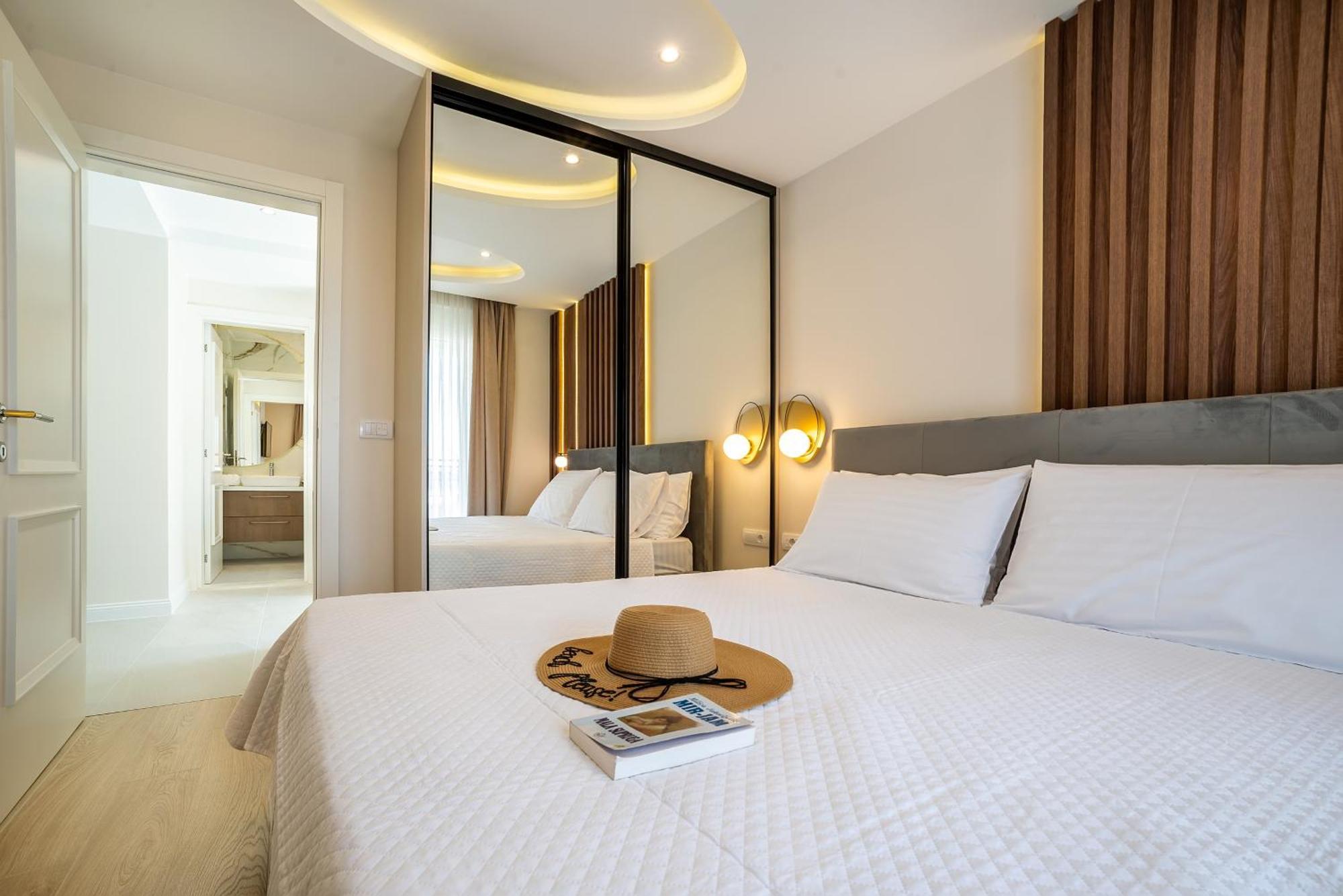 Luxury Ivanovic * Teodo